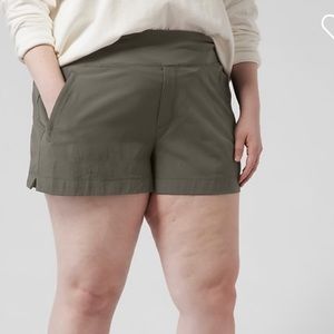 Athleta Trekkie North Short (plus)